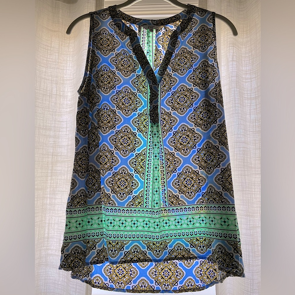 ☀️CROWN & IVY | SLEEVELESS TOP